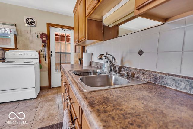 7667 N John Young Road, Unionville, IN 47468