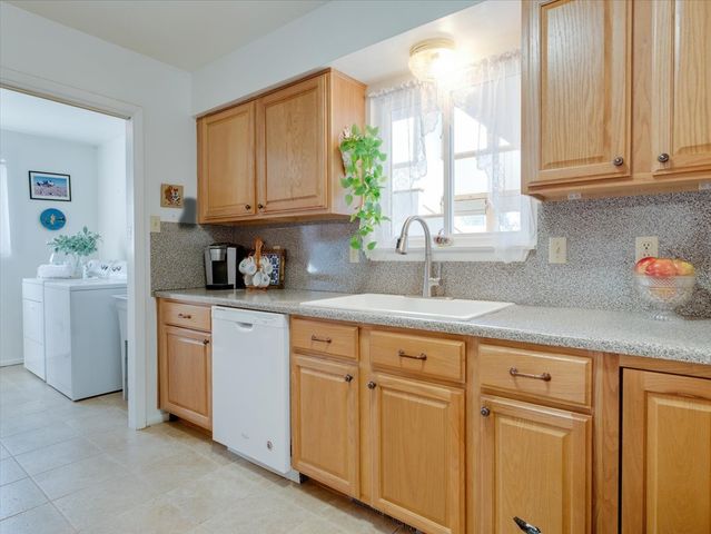 549 Bryce Avenue, White Rock, NM 87547