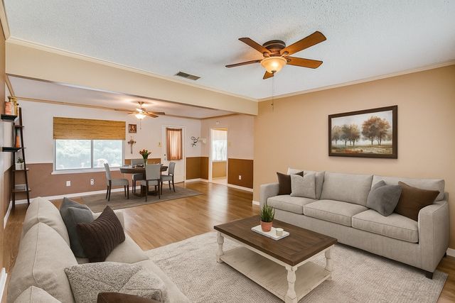 1822 Finley Road, Irving, TX 75062