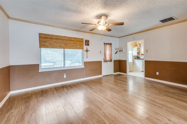 1822 Finley Road, Irving, TX 75062