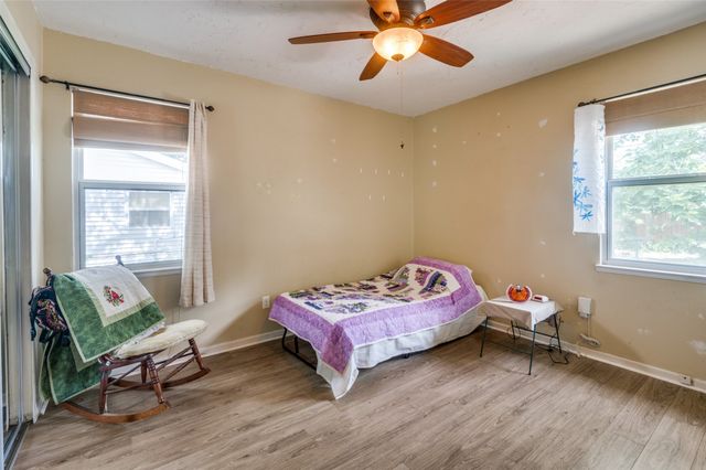 1822 Finley Road, Irving, TX 75062