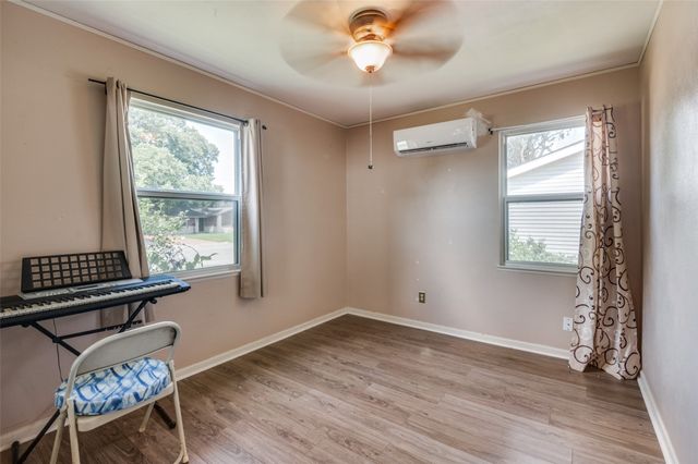 1822 Finley Road, Irving, TX 75062