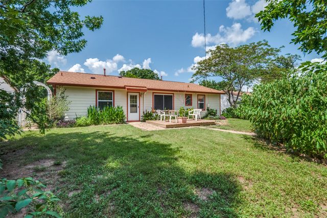 1822 Finley Road, Irving, TX 75062