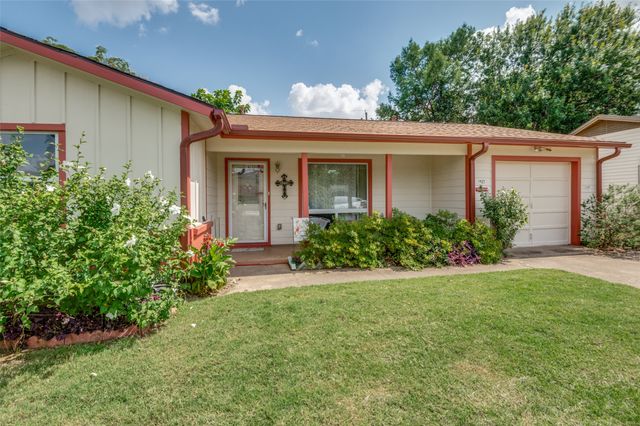 1822 Finley Road, Irving, TX 75062