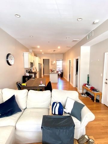 126-128 London St., 1, Boston, MA 02128