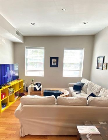 126-128 London St., 1, Boston, MA 02128