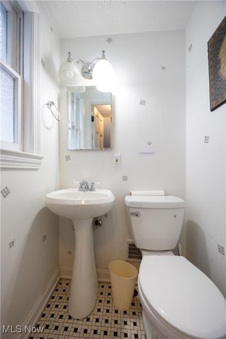 1937 Staunton Road, Cleveland Heights, OH 44118