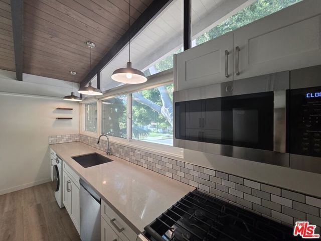 11021 Missouri Avenue 11041-2, Los Angeles, CA 90025