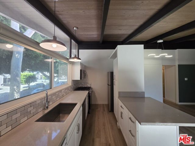 11021 Missouri Avenue 11041-2, Los Angeles, CA 90025