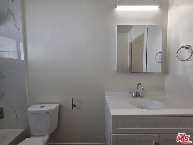 11021 Missouri Avenue 11041-2, Los Angeles, CA 90025