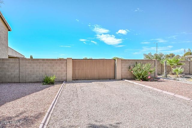 12317 W BERRY Lane, El Mirage, AZ 85335