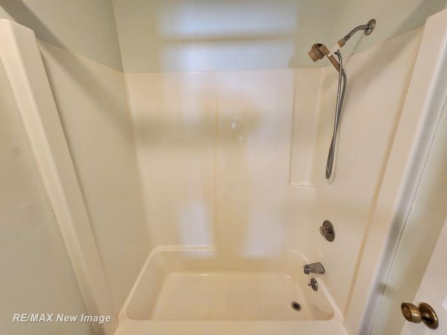 719 Kennely Road E-75, Saginaw, MI 48609