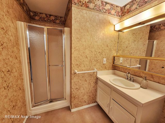 719 Kennely Road E-75, Saginaw, MI 48609