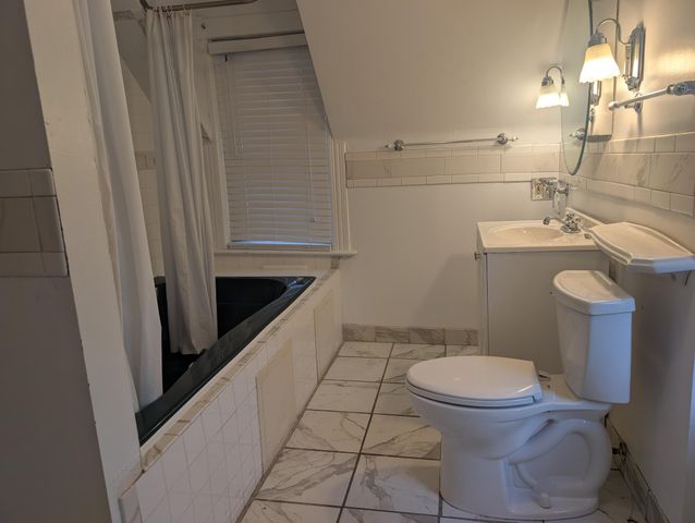 315 Chatsworth Street N, Saint Paul, MN 55104
