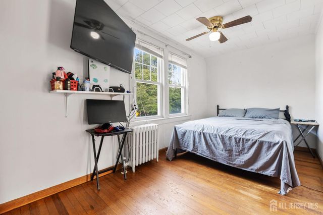 421 N Lincoln Avenue N, Middlesex, NJ 08846
