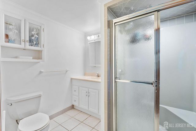 421 N Lincoln Avenue N, Middlesex, NJ 08846