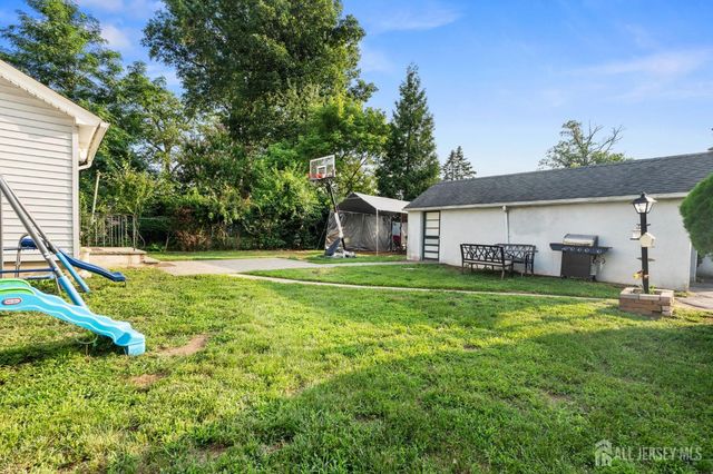 421 N Lincoln Avenue N, Middlesex, NJ 08846