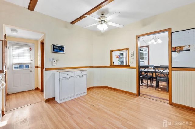 421 N Lincoln Avenue N, Middlesex, NJ 08846