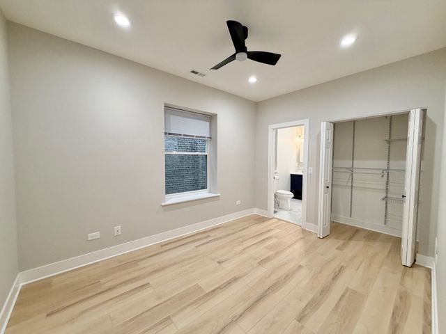 4908 N Rockwell Street 2, Chicago, IL 60625