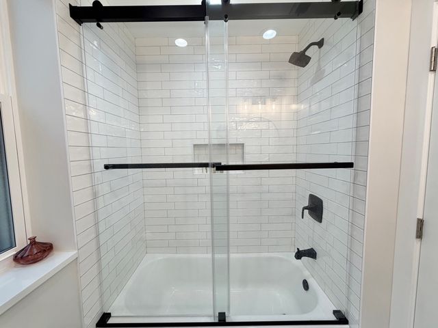 4908 N Rockwell Street 2, Chicago, IL 60625