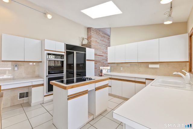 5 Old Wagon Road, Stamford, CT 06903