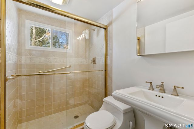 5 Old Wagon Road, Stamford, CT 06903