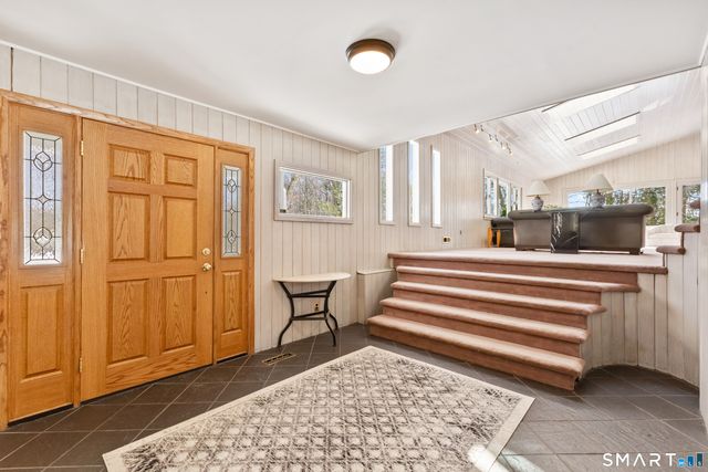 5 Old Wagon Road, Stamford, CT 06903