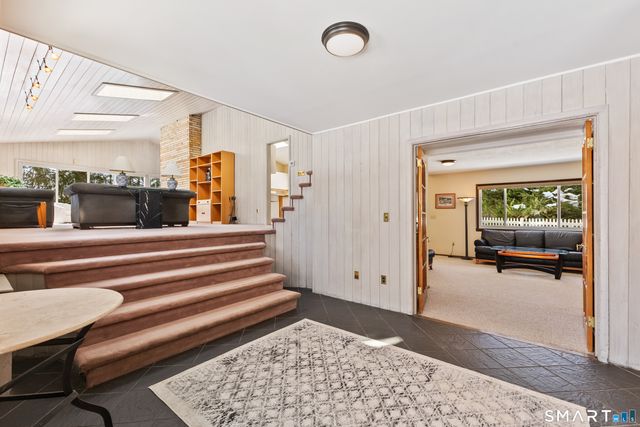 5 Old Wagon Road, Stamford, CT 06903