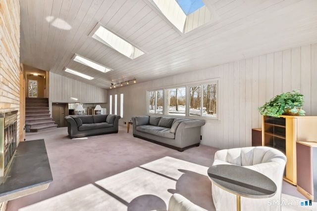 5 Old Wagon Road, Stamford, CT 06903