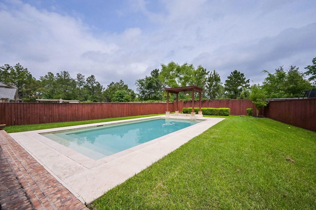 107 N Bacopa Drive, Spring, TX 77389
