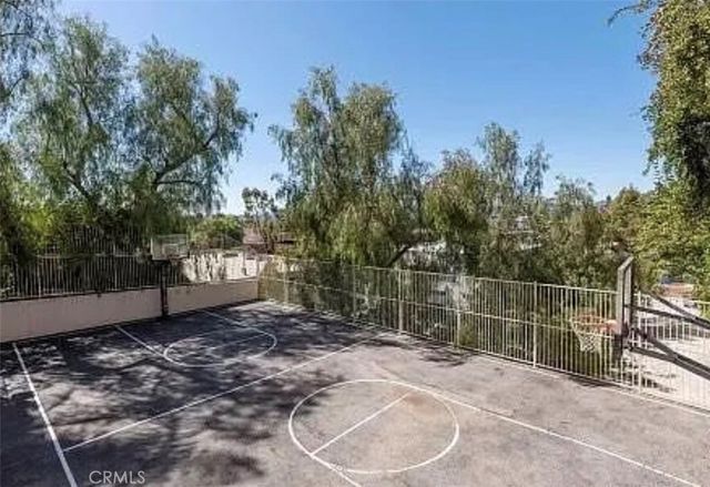 5200 Premiere Hills Circle 244, Woodland Hills, CA 91364