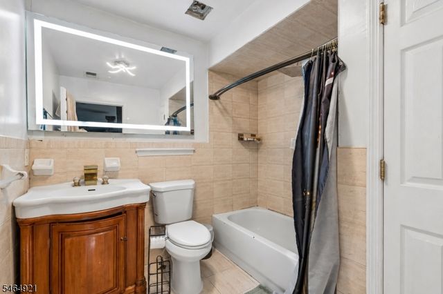 878 Livingston St, Elizabeth City, NJ 07201