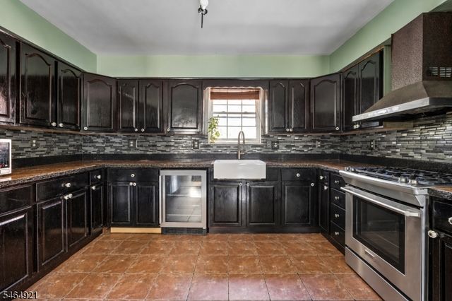 878 Livingston St, Elizabeth City, NJ 07201