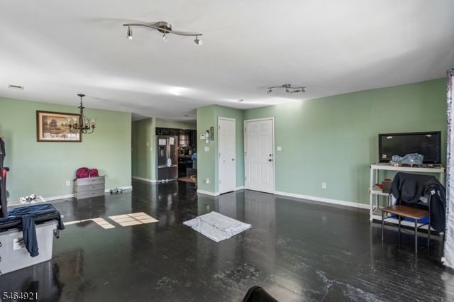 878 Livingston St, Elizabeth City, NJ 07201