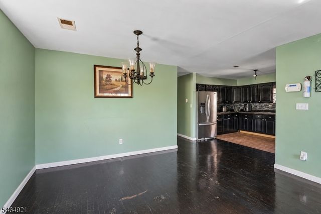 878 Livingston St, Elizabeth City, NJ 07201