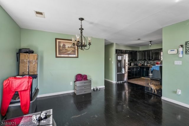 878 Livingston St, Elizabeth City, NJ 07201