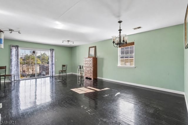 878 Livingston St, Elizabeth City, NJ 07201