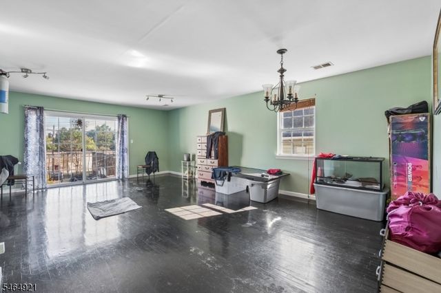 878 Livingston St, Elizabeth City, NJ 07201