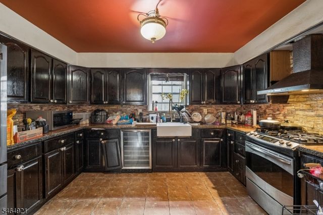 878 Livingston St, Elizabeth City, NJ 07201