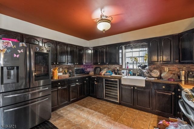 878 Livingston St, Elizabeth City, NJ 07201