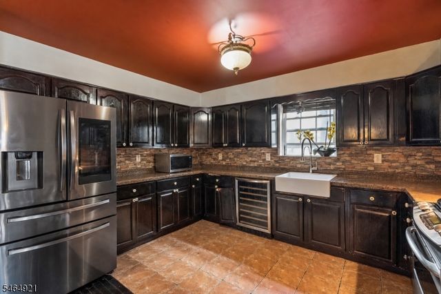 878 Livingston St, Elizabeth City, NJ 07201