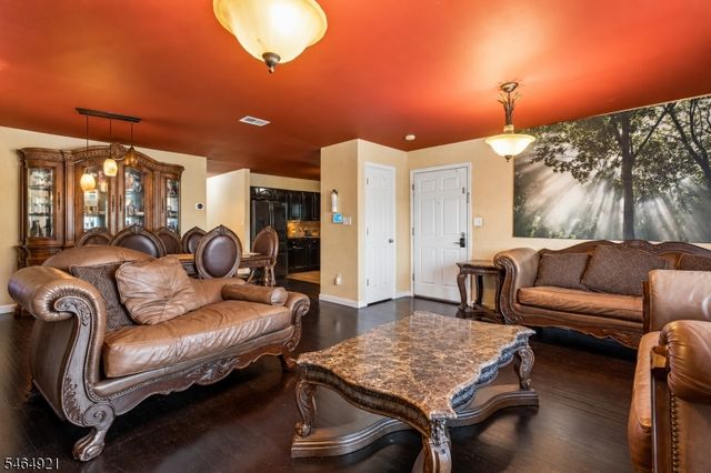 878 Livingston St, Elizabeth City, NJ 07201