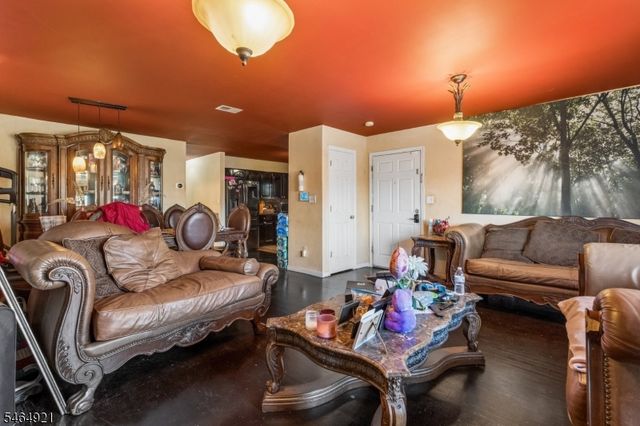 878 Livingston St, Elizabeth City, NJ 07201