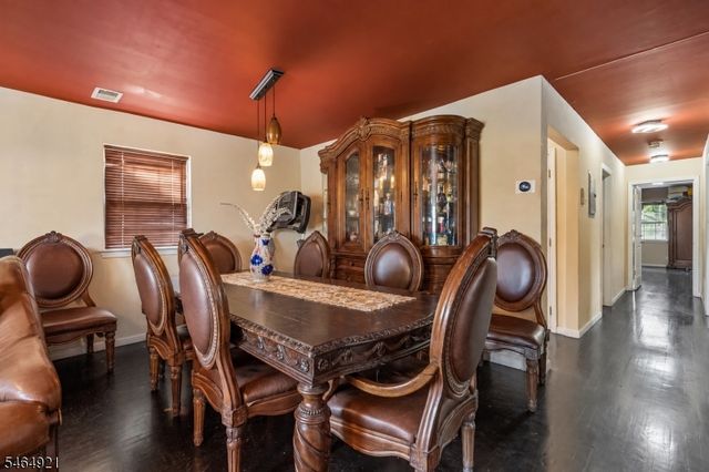878 Livingston St, Elizabeth City, NJ 07201