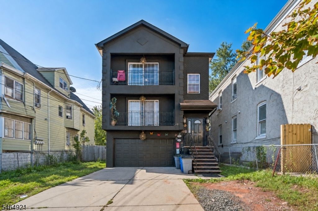 878 Livingston St, Elizabeth City, NJ 07201