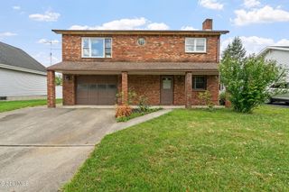 7 Hemlock Lane, Albany, NY 12208