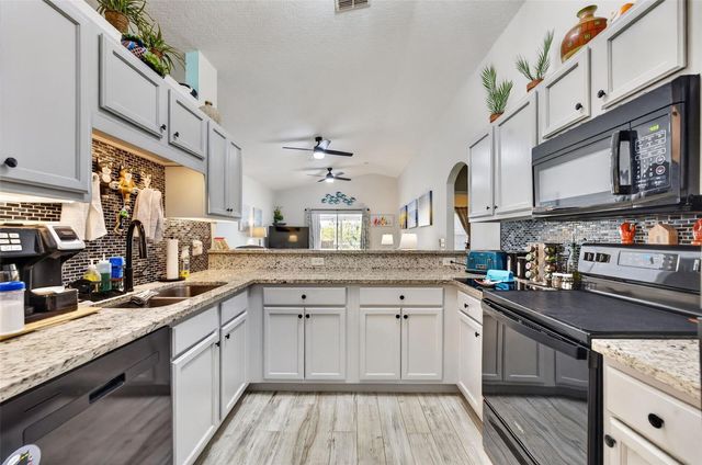 1390 WILLOW CREST DRIVE, Clermont, FL 34711