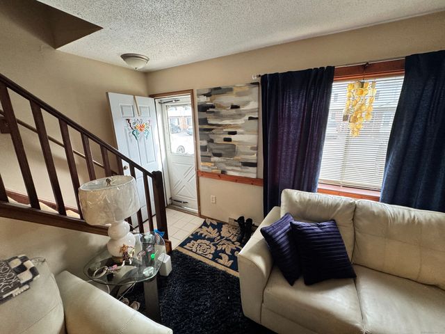 975 Meriden Road APT 109, Waterbury, CT 06705