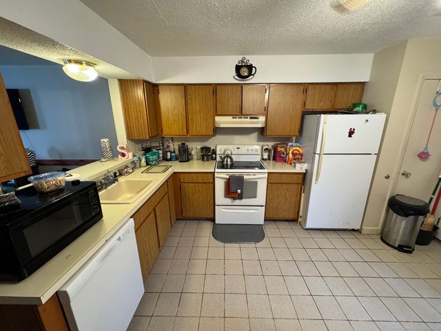 975 Meriden Road APT 109, Waterbury, CT 06705