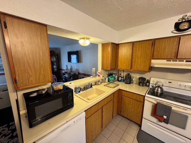 975 Meriden Road APT 109, Waterbury, CT 06705